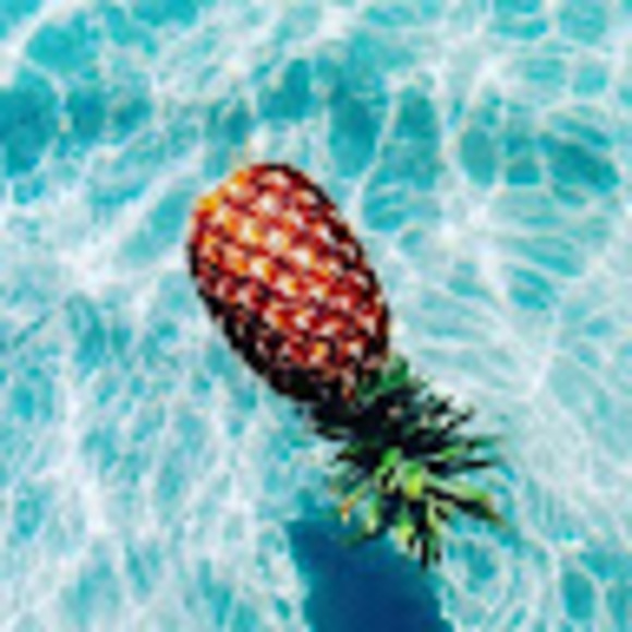 Meet your Posher, Alexandra - Picture 1 of 1